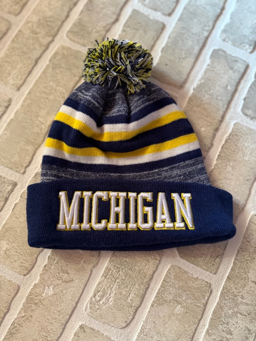 Michigan Wolverines Cuffed Pom Pom Hat